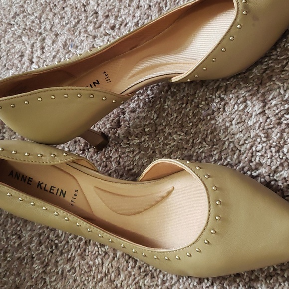 Anne Klein kitten heels 👠 - Picture 7 of 7